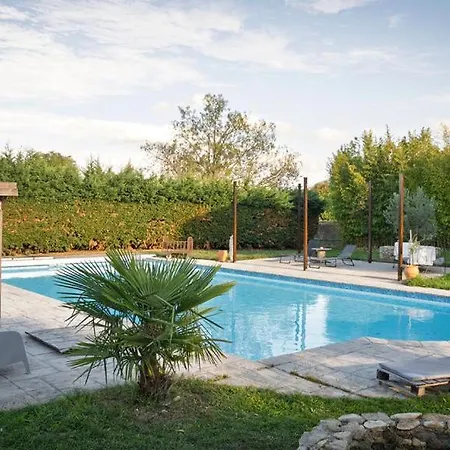 Апартаменты La Metairie Du Chateau, Elie